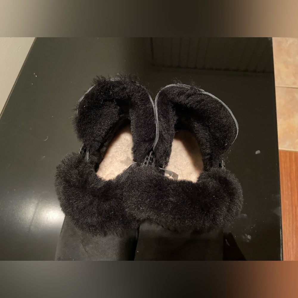 Ugg Boots Size 8.5 - Picture 6 of 11